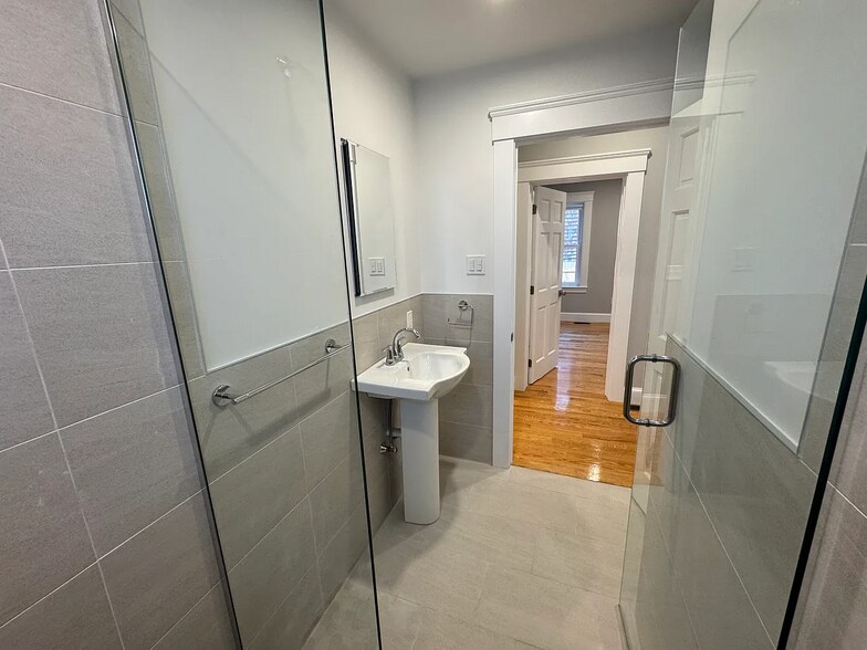 Building Photo - 86 Orchard St