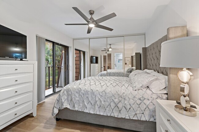 Building Photo - 3052 30th Ct