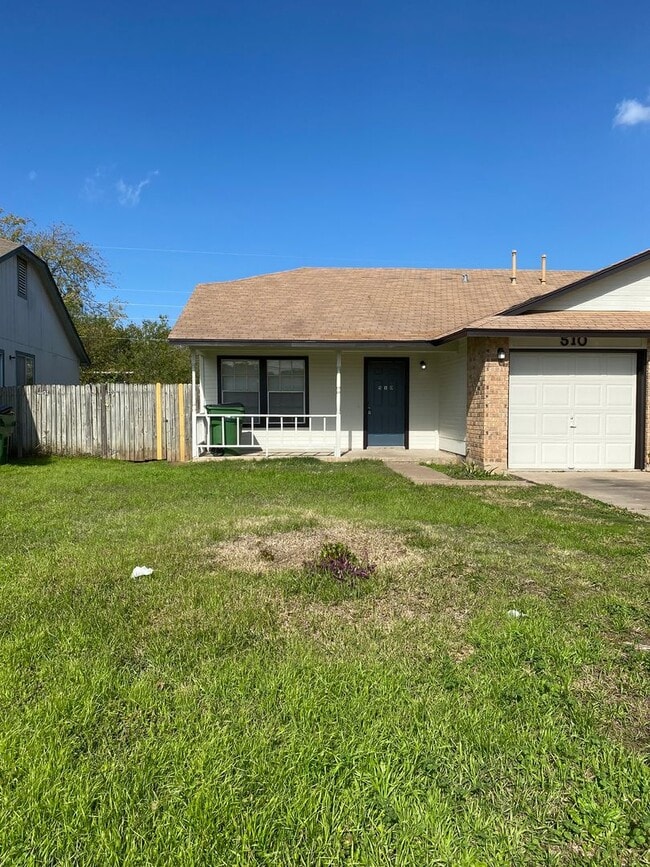 Building Photo - 510 Willowbend Cove