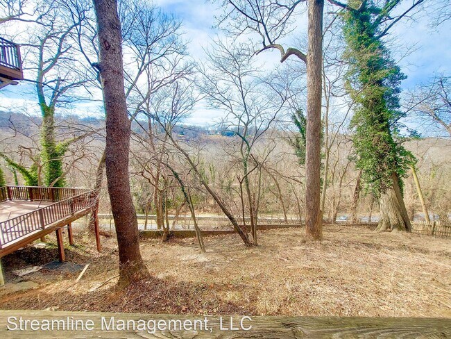 Building Photo - 2 br, 1 bath House - 6366 Ridge Dr