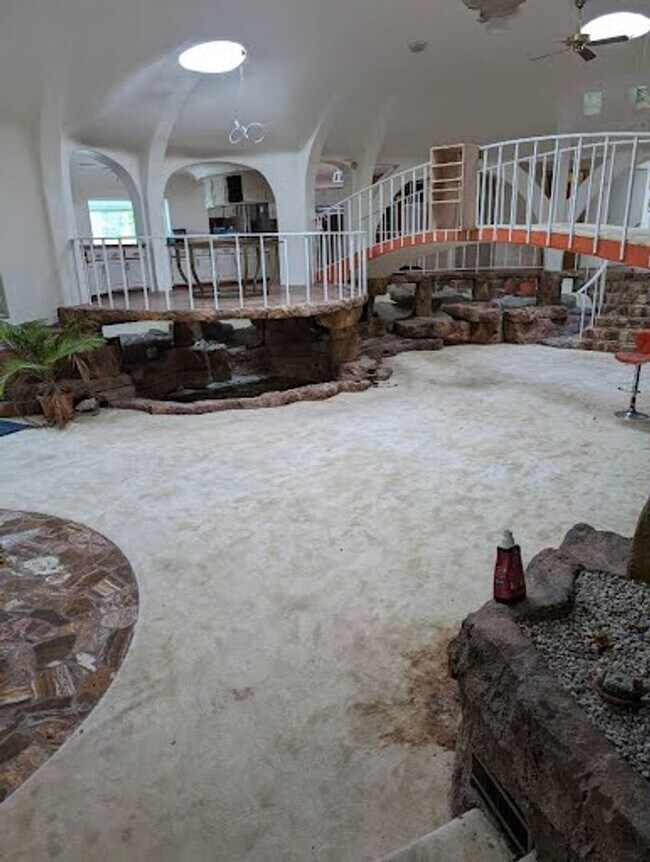 Building Photo - Large Underground House with indoor pool n...