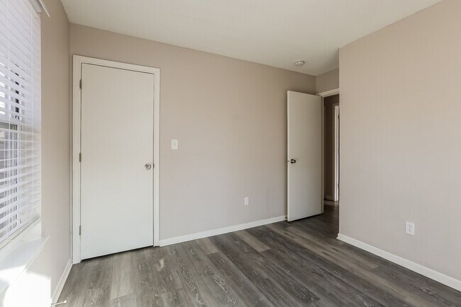 Building Photo - 4312 Village Trace Dr