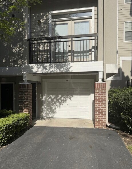 Building Photo - 4254 River Green Dr NW
