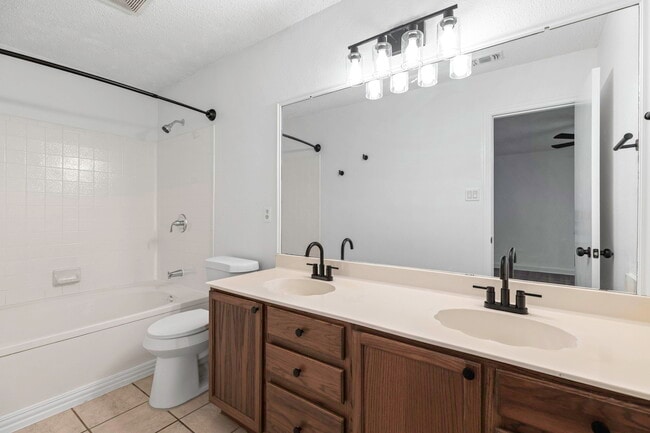 Building Photo - 16031 Watering Point Dr