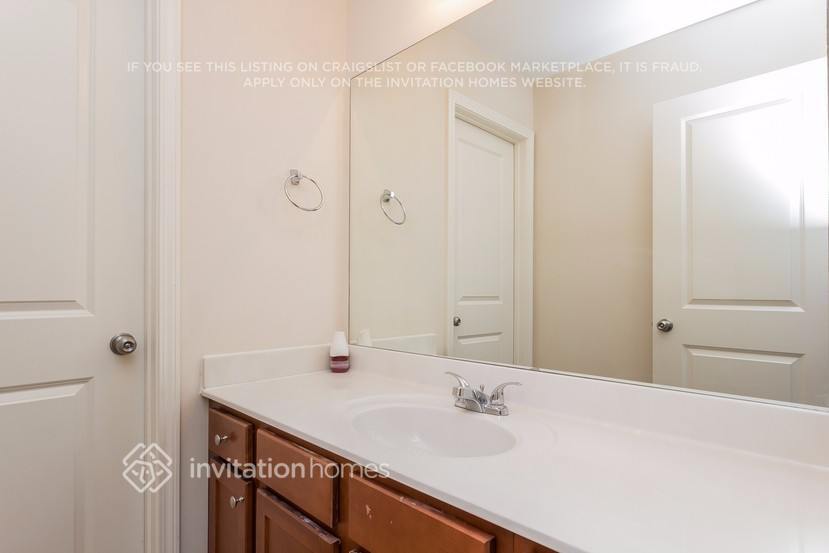 Building Photo - 2146 Villa Spg Ter