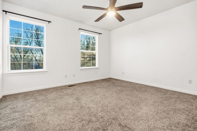 Building Photo - 1039 Eastgate Dr