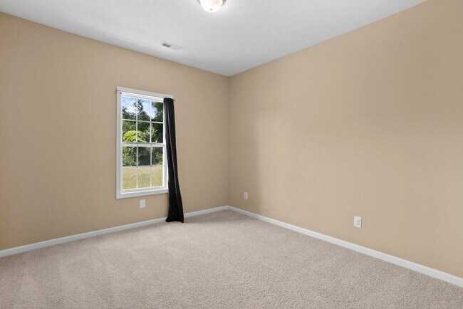 Building Photo - 215 Classy Ct