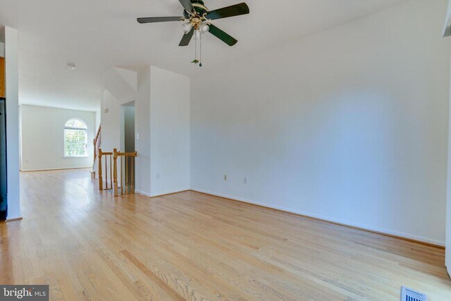 Building Photo - 6155 Early Autumn Dr