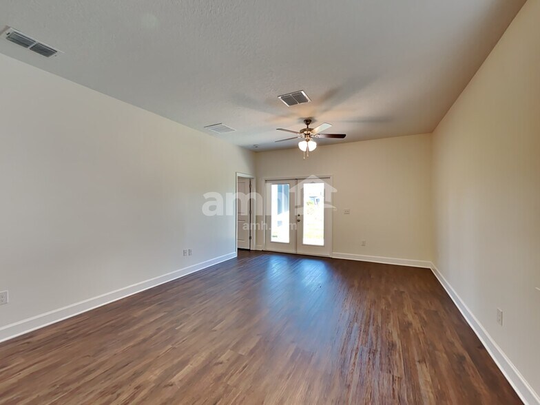 Building Photo - 2105 Saffron Walden Dr