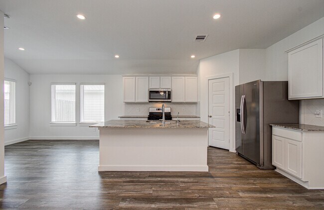 Building Photo - 1130 Desert Willow Dr