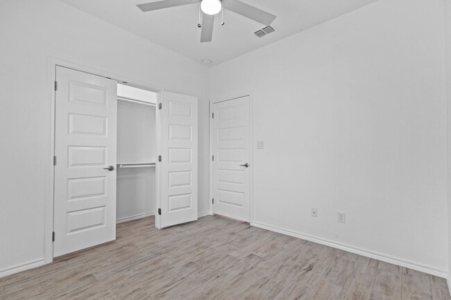 Building Photo - 422 Arroyo Ln