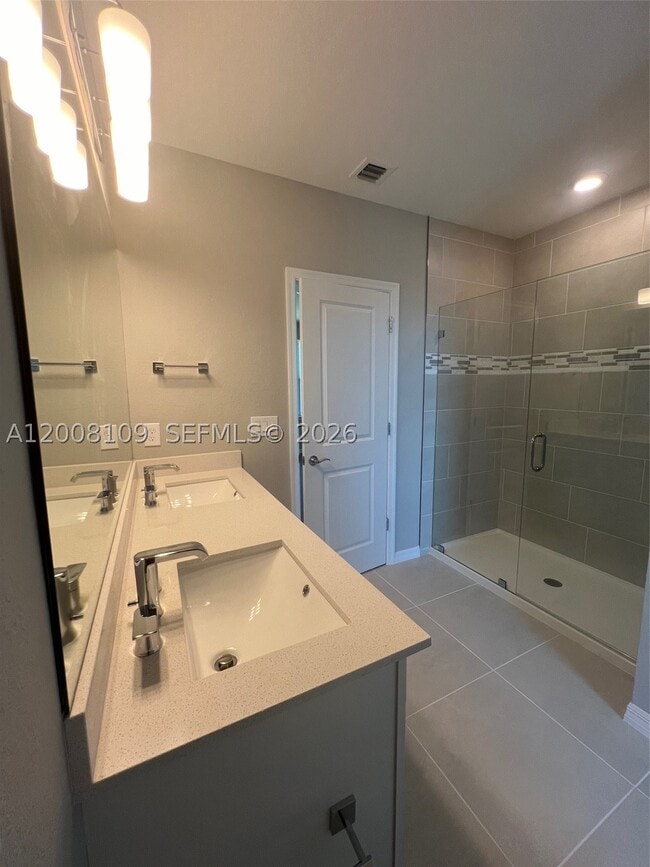 Building Photo - 12222 SW Myrtle Oak Dr