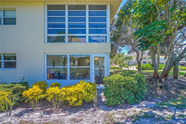 Building Photo - 2950 SE Ocean Blvd