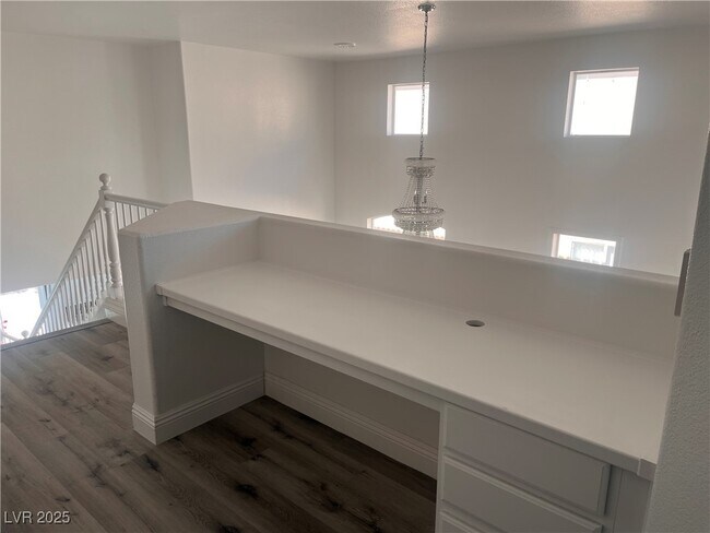 Building Photo - 9893 Canyon Peak Dr