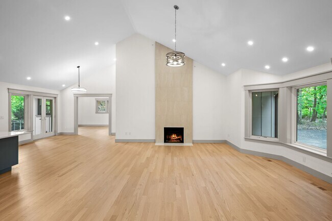 Building Photo - Modern Farmhouse 3 Bedroom 3.5 Barhroom