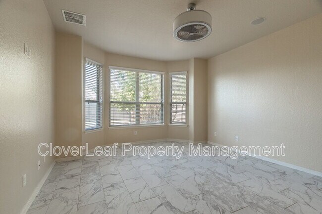 Building Photo - 5167 Top Ridge Ln