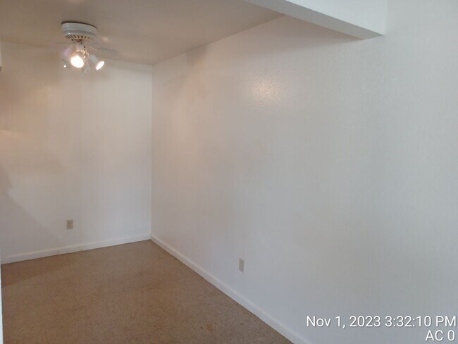 Building Photo - Garden Square Apartments