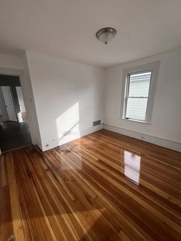 Building Photo - 83 1/2 Summer St