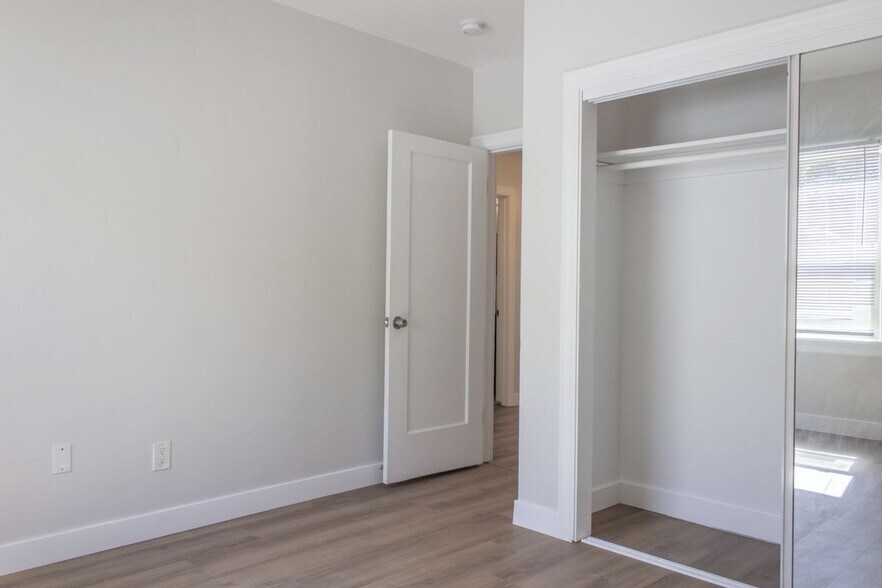 Building Photo - 352 Winslow St