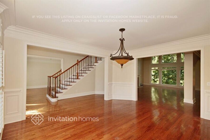 Building Photo - 404 Wynns Way SW