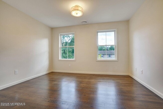 Building Photo - 909 Bloomfield Ave