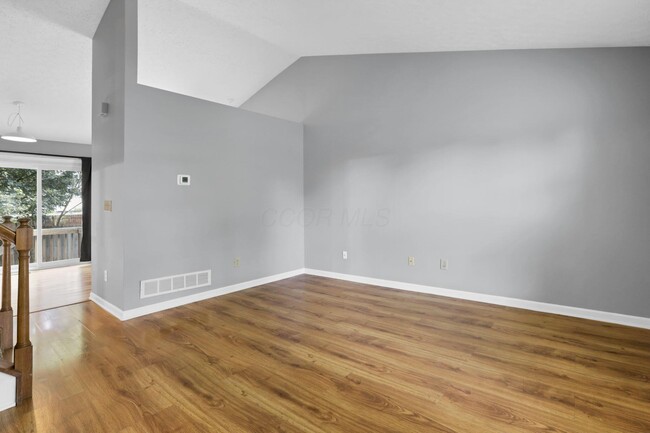 Building Photo - 933 Briaro St