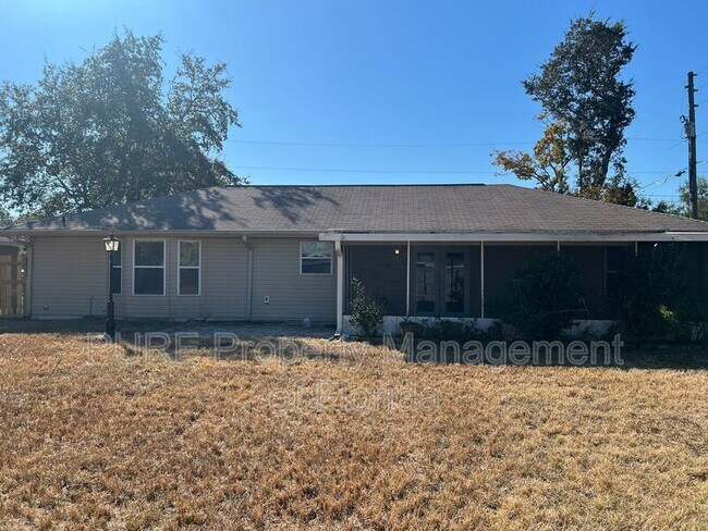 Building Photo - 112 Pecan Run