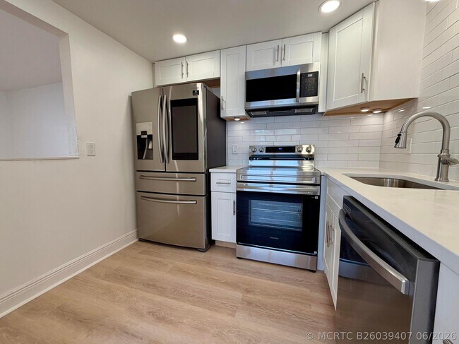 Building Photo - 207 Tuscany Ln