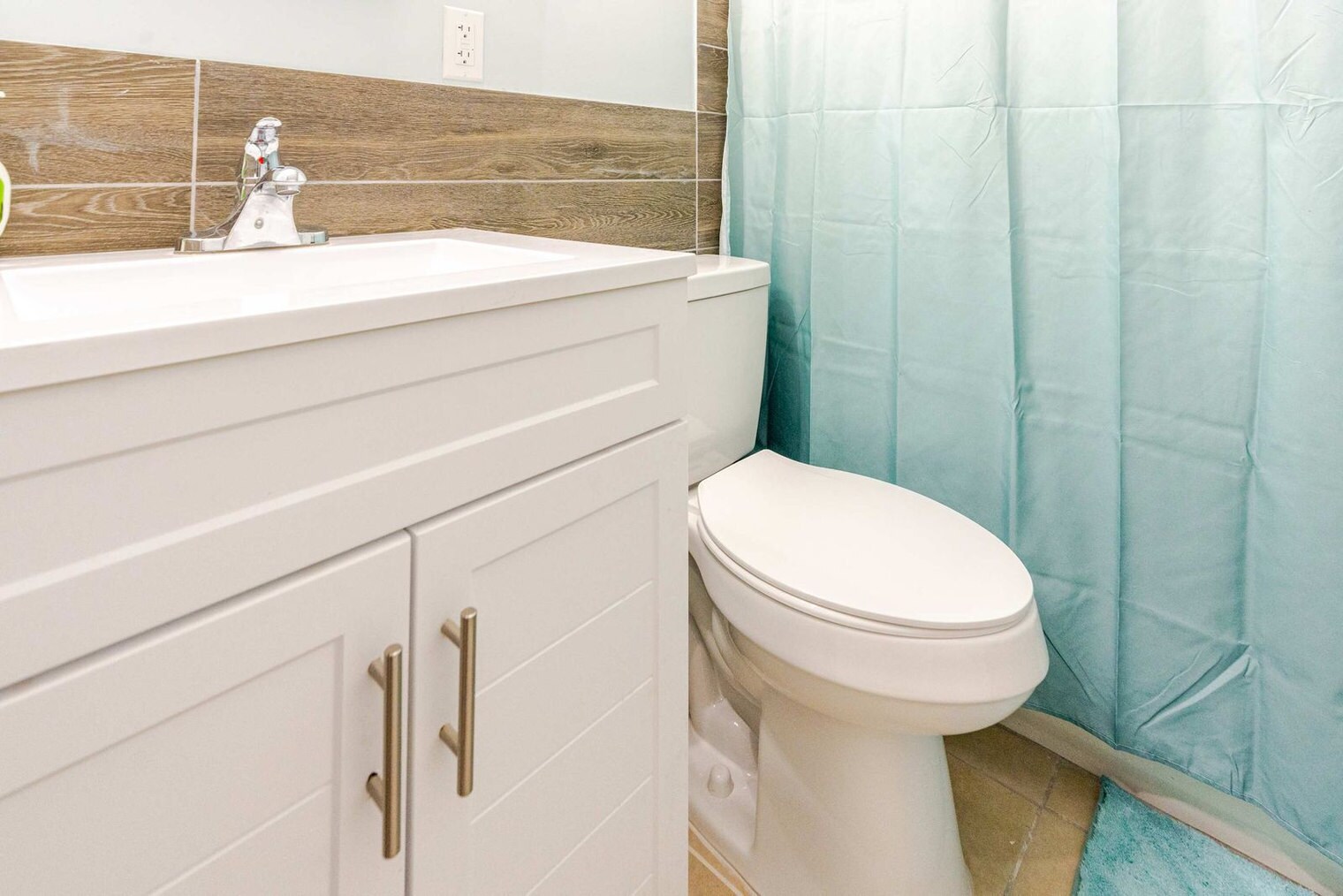 Building Photo - 1384 Ridge Ave