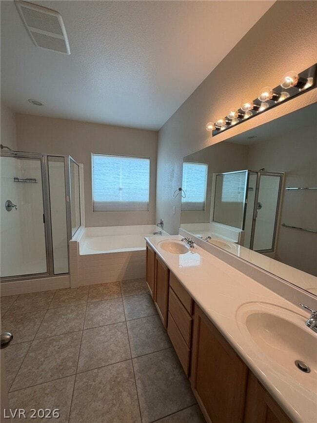 Building Photo - 2747 Lochleven Way