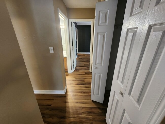 Building Photo - 2131 Wesley Ct