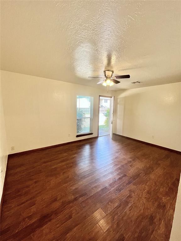 Building Photo - 1901 E Lindsey St