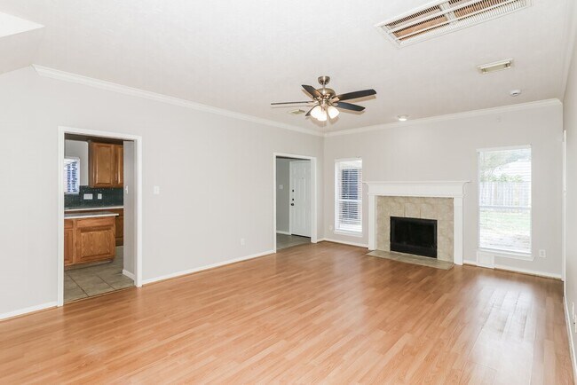 Building Photo - 15526 Oxenford Dr