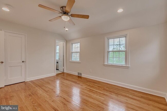 Building Photo - 3714 17th St NE