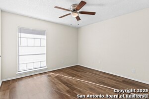 Building Photo - 922 Saddlebrook Dr