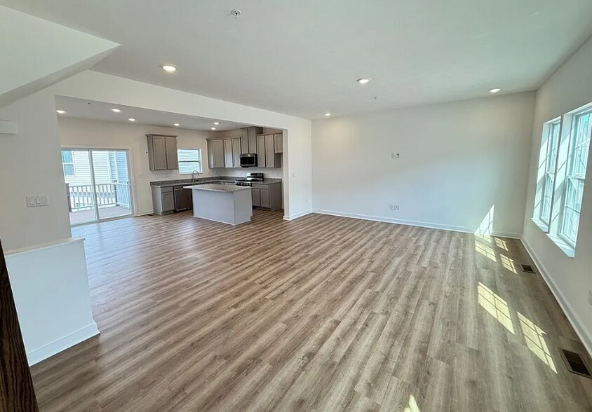 Building Photo - 179 Lockheed Dr