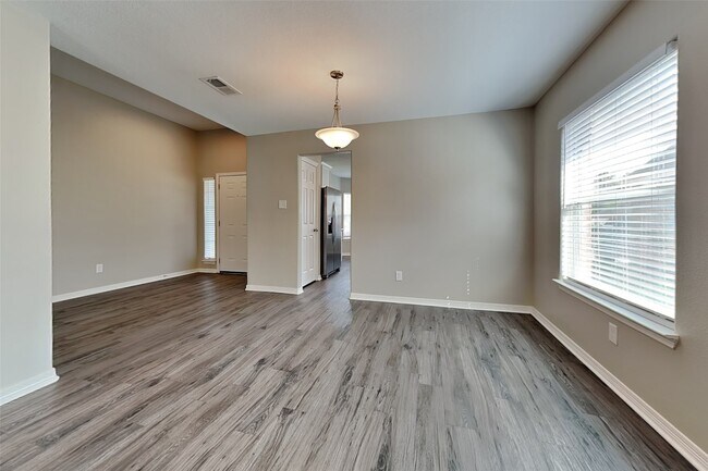 Building Photo - 10218 Black Forest Ct