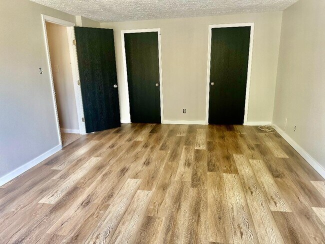 Building Photo - 6 Sequoia Ct