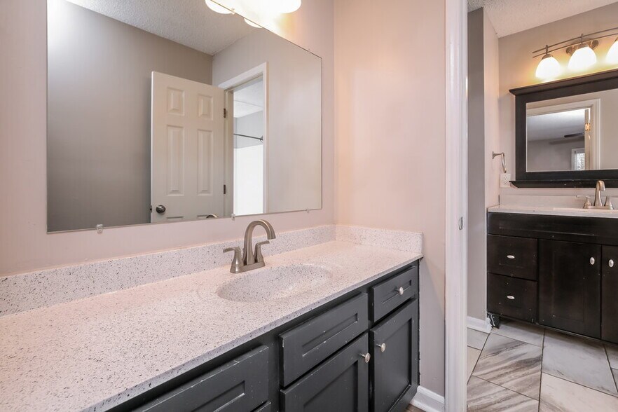 Building Photo - 765 Rawls Dr