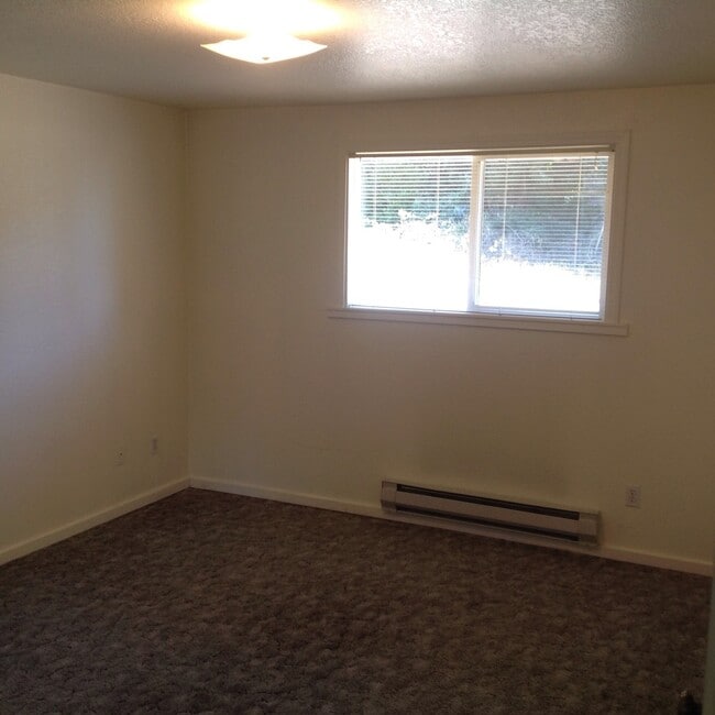 Building Photo - 1728 - Arthur Street Duplex