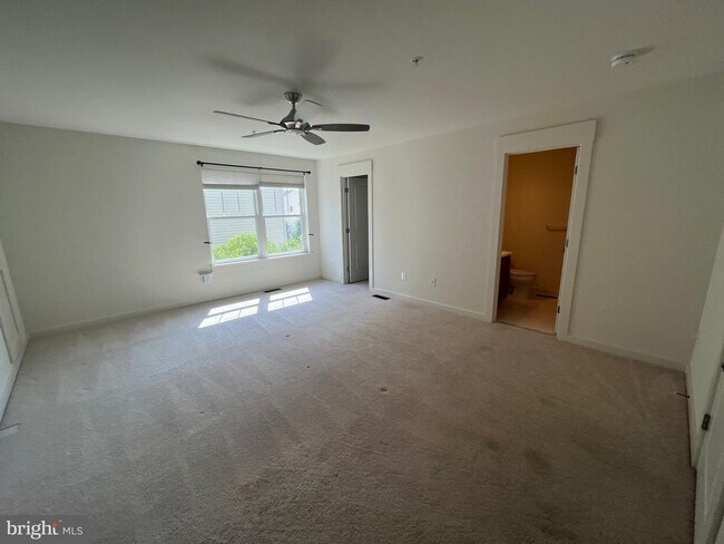 Building Photo - 1705 Willard Way
