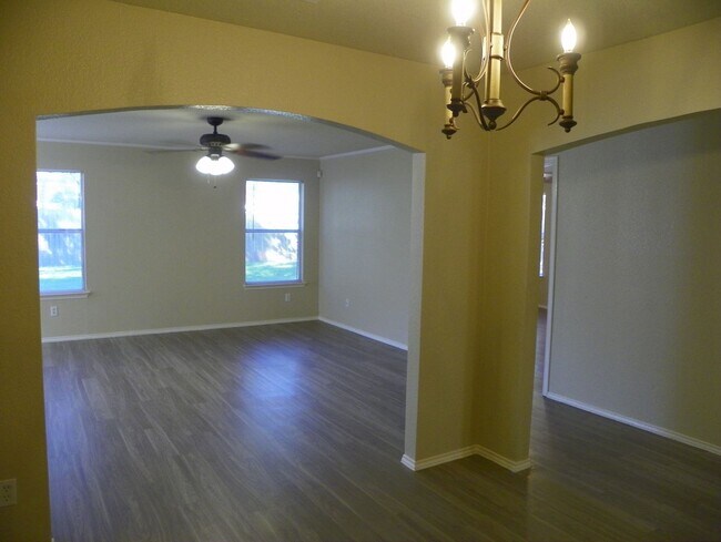 Building Photo - Welcome to this charming Centex home locat...