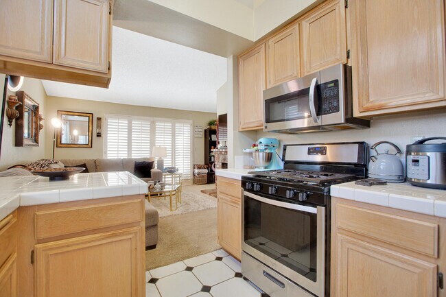 Building Photo - 39458 Chantilly Ln