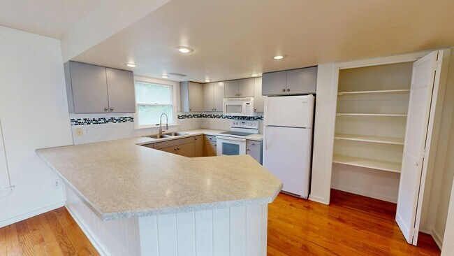 Building Photo - 146 Baycliff Trail