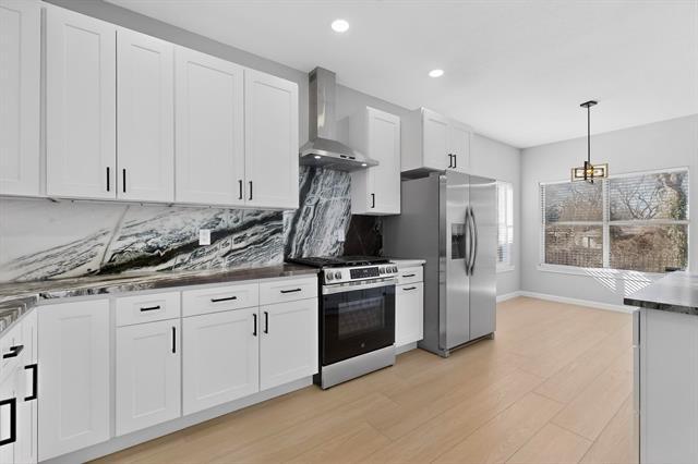 Building Photo - 325 Crooked Creek