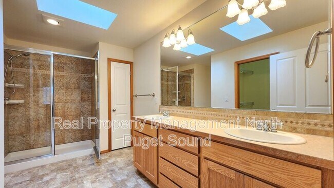 Building Photo - 7332 Olympic Dr