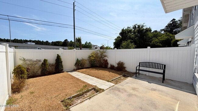 Building Photo - 7520 Shadow Lake Dr