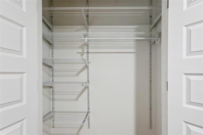 Building Photo - 111 Clifton St SE