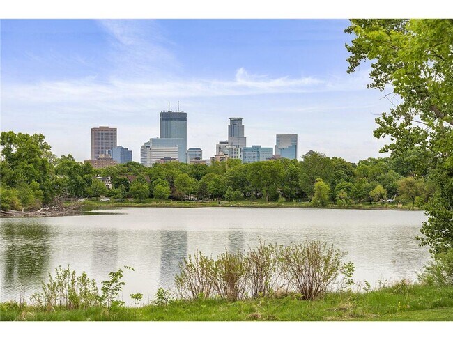 Building Photo - 1425 W 28th St