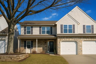 Building Photo - 1585 Pinewind Dr